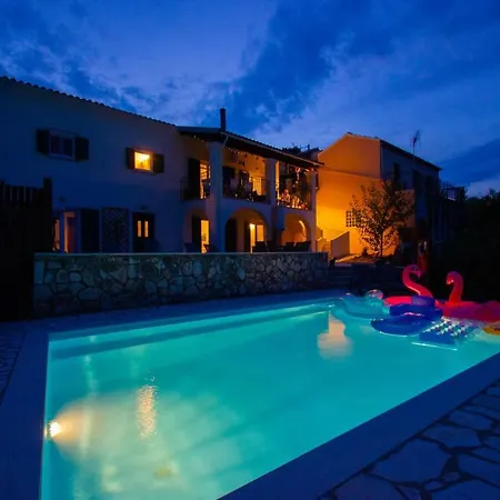 Chiquitita Villa *