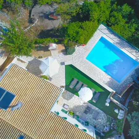 Chiquitita Villa *